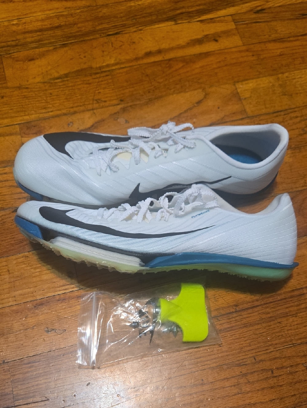 Nike Air Zoom Max Fly 2 Spikes White Track & Field Size 10.5  NWOB (FD8395-102)